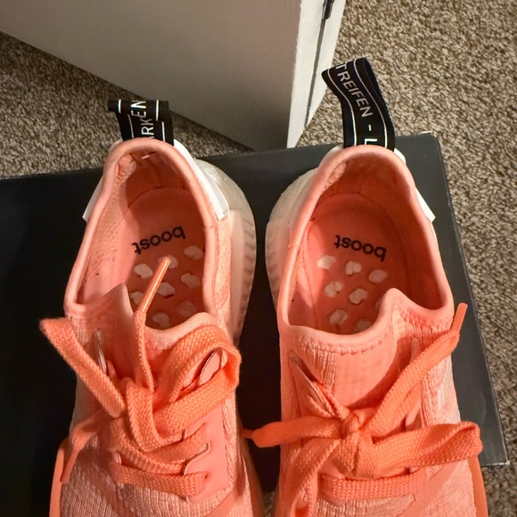 Adidas NMD R1 Sun Glow - Picture 6 of 9